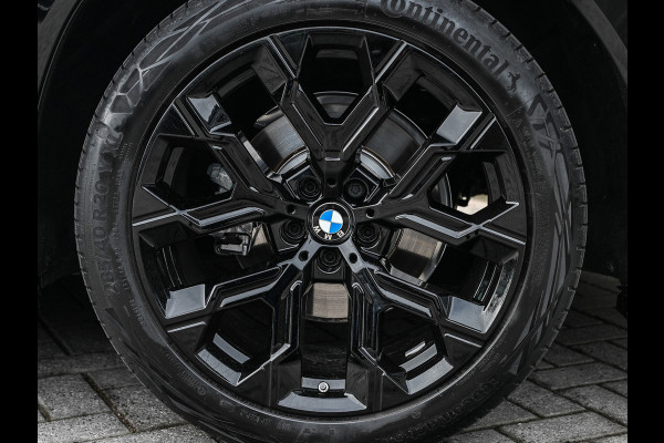 BMW X3 30e xDrive 300pk M-Sport | Panorama dak | Sport stoelen | Driving Assistant Plus | Dab+ | Harman/Kardon | Adaptive Led | Head-Up | 360 Camera | Comfort Access | Ambiance Interieur  | Iconic Glow