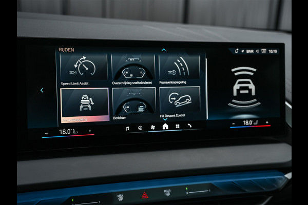 BMW X3 30e xDrive 300pk M-Sport | Panorama dak | Sport stoelen | Driving Assistant Plus | Dab+ | Harman/Kardon | Adaptive Led | Head-Up | 360 Camera | Comfort Access | Ambiance Interieur  | Iconic Glow