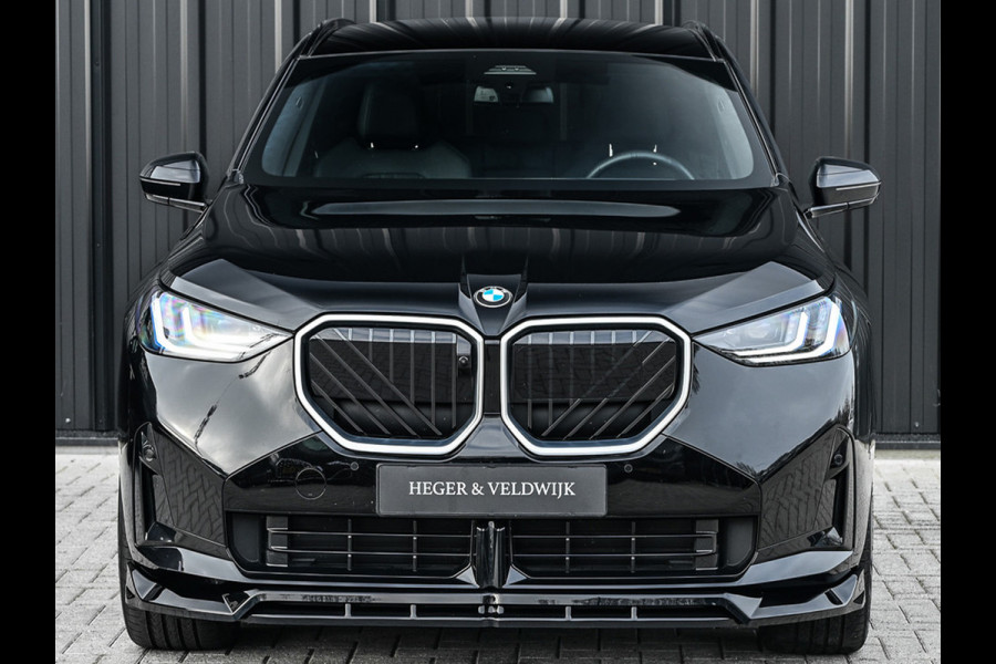 BMW X3 30e xDrive 300pk M-Sport | Panorama dak | Sport stoelen | Driving Assistant Plus | Dab+ | Harman/Kardon | Adaptive Led | Head-Up | 360 Camera | Comfort Access | Ambiance Interieur  | Iconic Glow