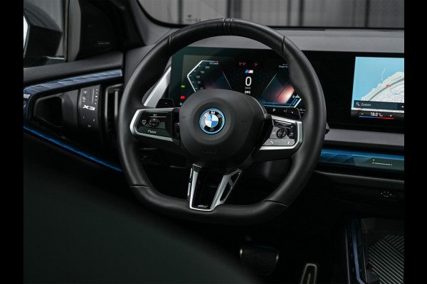 BMW X3 30e xDrive 300pk M-Sport | Panorama dak | Sport stoelen | Driving Assistant Plus | Dab+ | Harman/Kardon | Adaptive Led | Head-Up | 360 Camera | Comfort Access | Ambiance Interieur  | Iconic Glow