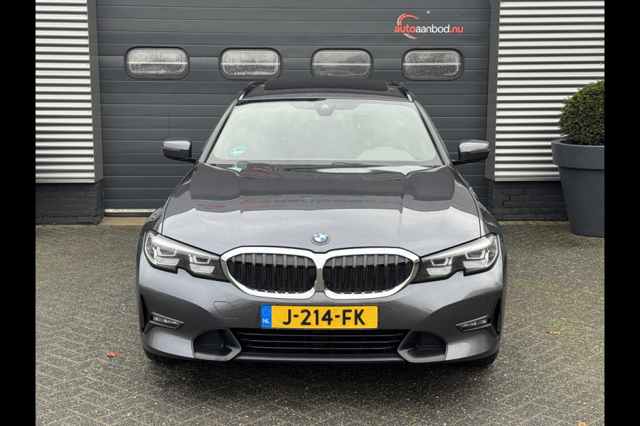 BMW 3 Serie Touring 320i Executive Edition | Panoramadak | DAB | Carplay | Navigatie | Elektrische Achterklep |