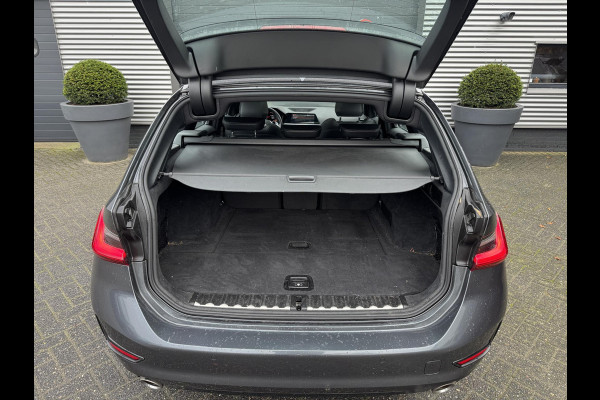 BMW 3 Serie Touring 320i Executive Edition | Panoramadak | DAB | Carplay | Navigatie | Elektrische Achterklep |