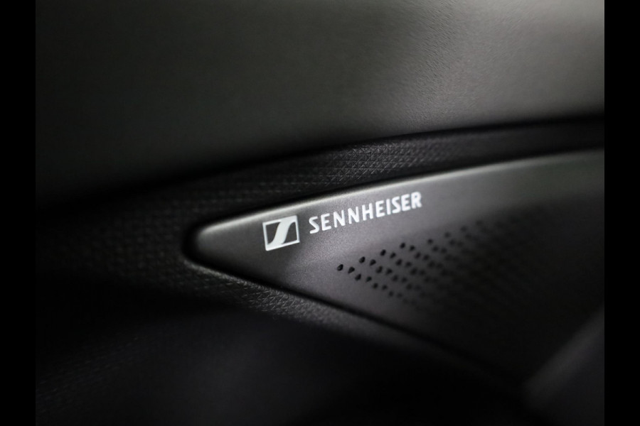 CUPRA Terramar 1.5 TSI e-Hybrid Business 204PK | Trekhaak | Matte Lak | Sennheiser | Elektrisch Verstelbare Voorstoelen | 360 Camera |