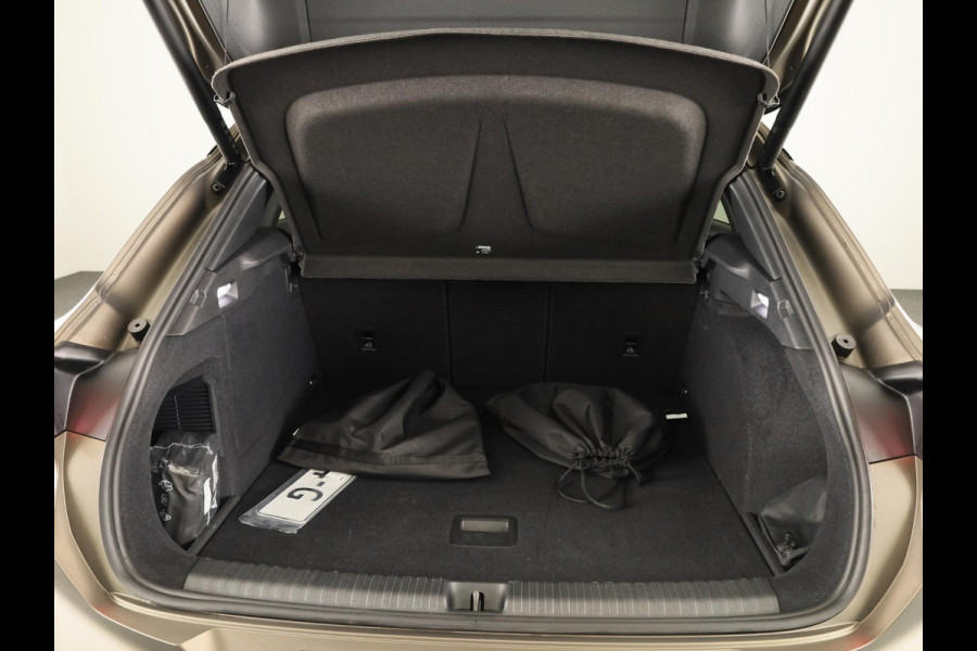 CUPRA Terramar 1.5 TSI e-Hybrid Business 204PK | Trekhaak | Matte Lak | Sennheiser | Elektrisch Verstelbare Voorstoelen | 360 Camera |