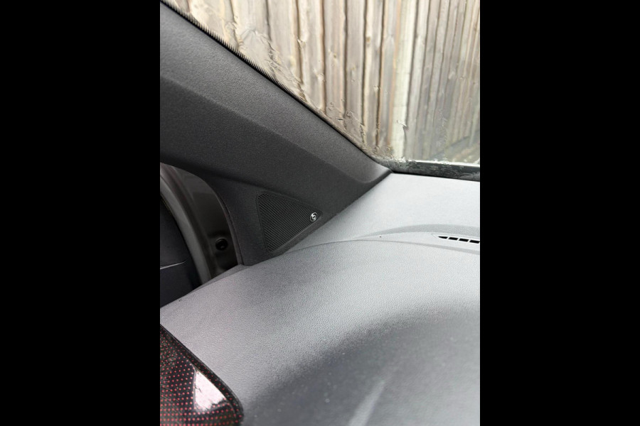 Volkswagen up! 1.0 TSI GTI 115pk | VOL! | Panoramadak | Beats Audio | Zomer- & Winterset | Stoelverwarming | Cruise Control |