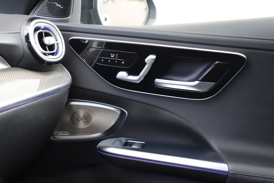 Mercedes-Benz C-Klasse 200 AMG | Pano | Burmester | Sfeerverlichting | Distronic | Keyles-go | Memory | Carbon | Digital-light | NL-auto | 2021.