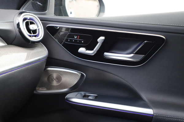 Mercedes-Benz C-Klasse 200 AMG | Pano | Burmester | Sfeerverlichting | Distronic | Keyles-go | Memory | Carbon | Digital-light | NL-auto | 2021.