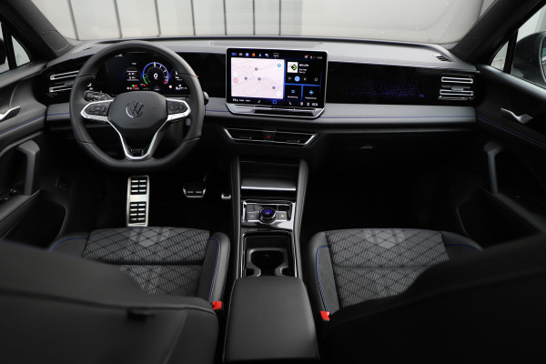 Volkswagen Tiguan 1.5 eHybrid R-Line Edition | 272PK | Massage | Adapt. onderstel | Pano | Sfeerverlichting | Keyless-go | Dynamic-light | NL-Auto