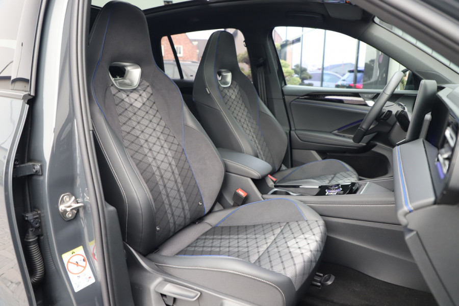Volkswagen Tiguan 1.5 eHybrid R-Line Edition | 272PK | Massage | Adapt. onderstel | Pano | Sfeerverlichting | Keyless-go | Dynamic-light | NL-Auto