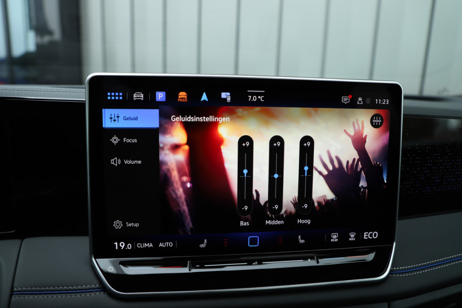 Volkswagen Tiguan 1.5 eHybrid R-Line Edition | 272PK | Massage | Adapt. onderstel | Pano | Sfeerverlichting | Keyless-go | Dynamic-light | NL-Auto