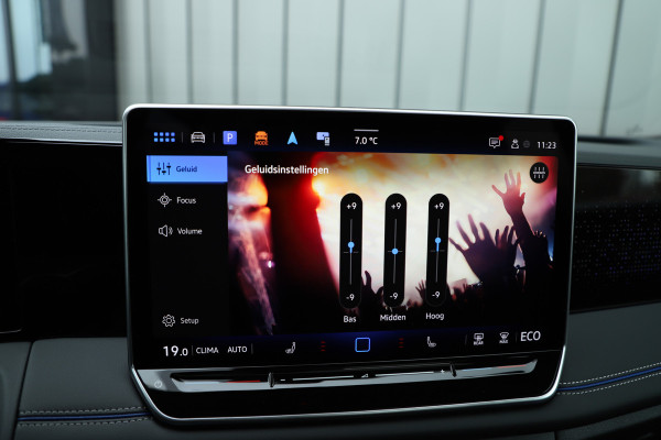 Volkswagen Tiguan 1.5 eHybrid R-Line Edition | 272PK | Massage | Adapt. onderstel | Pano | Sfeerverlichting | Keyless-go | Dynamic-light | NL-Auto