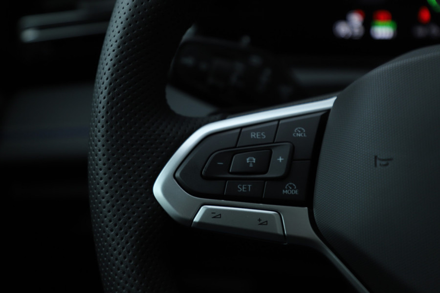 Volkswagen Tiguan 1.5 eHybrid R-Line Edition | 272PK | Massage | Adapt. onderstel | Pano | Sfeerverlichting | Keyless-go | Dynamic-light | NL-Auto