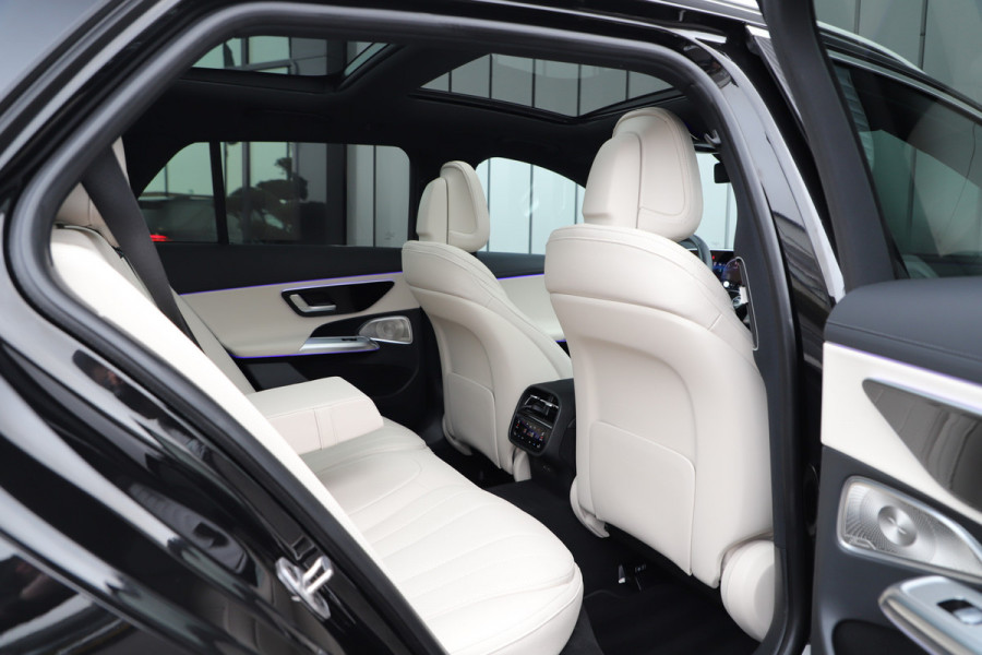 Mercedes-Benz E-Klasse Estate 300e AMG | 313PK | Head-up | Hyperscreen | Burmester 4D | Sfeerverlichting | Keyless-go | Distronic+ | Trekhaak | 2024.
