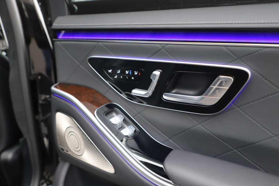Mercedes-Benz S-Klasse 450e AMG | 408PK | Head-up | Entertainment | Luchtvering | Achterasbesturing | Massage | Digital-light | Keyless-go | 2024.