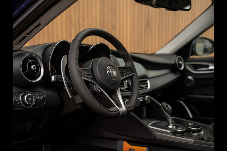 Alfa Romeo Giulia 2.0T Super | Veloce stoelen | Harman/Kardon | Veloce bumper | CarPlay