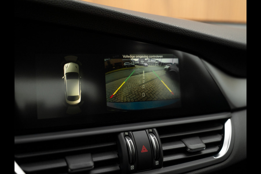 Alfa Romeo Giulia 2.0T Super | Veloce stoelen | Harman/Kardon | Veloce bumper | CarPlay