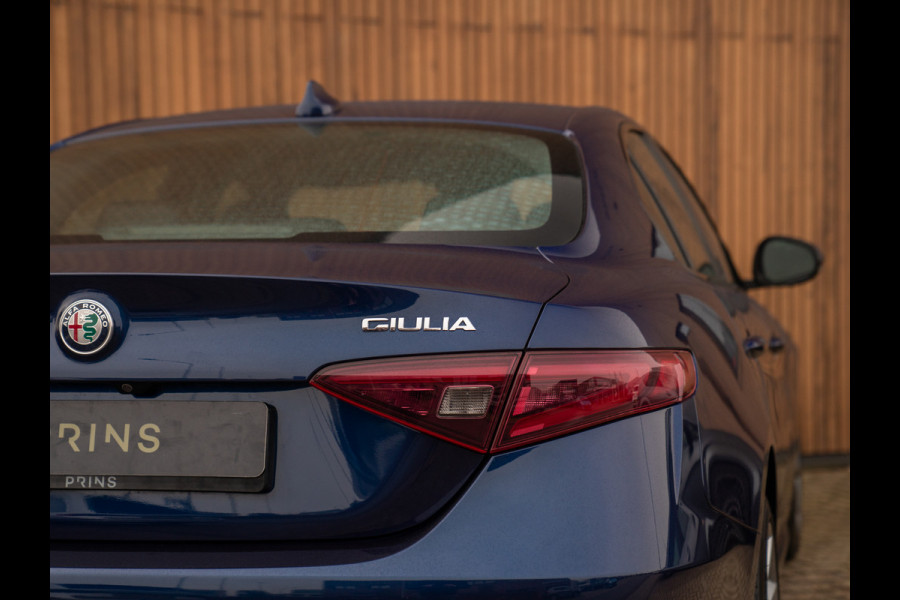 Alfa Romeo Giulia 2.0T Super | Veloce stoelen | Harman/Kardon | Veloce bumper | CarPlay