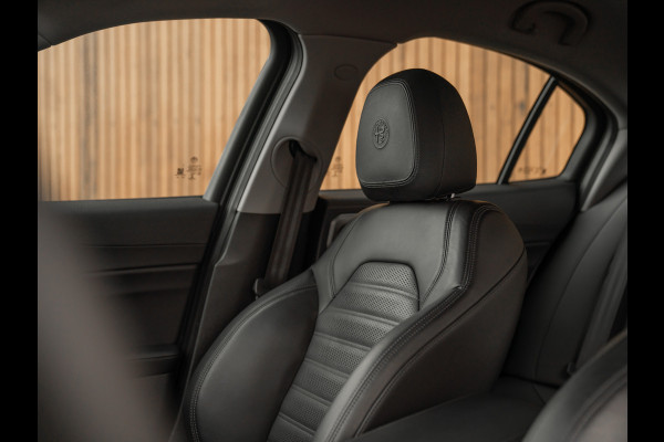 Alfa Romeo Giulia 2.0T Super | Veloce stoelen | Harman/Kardon | Veloce bumper | CarPlay