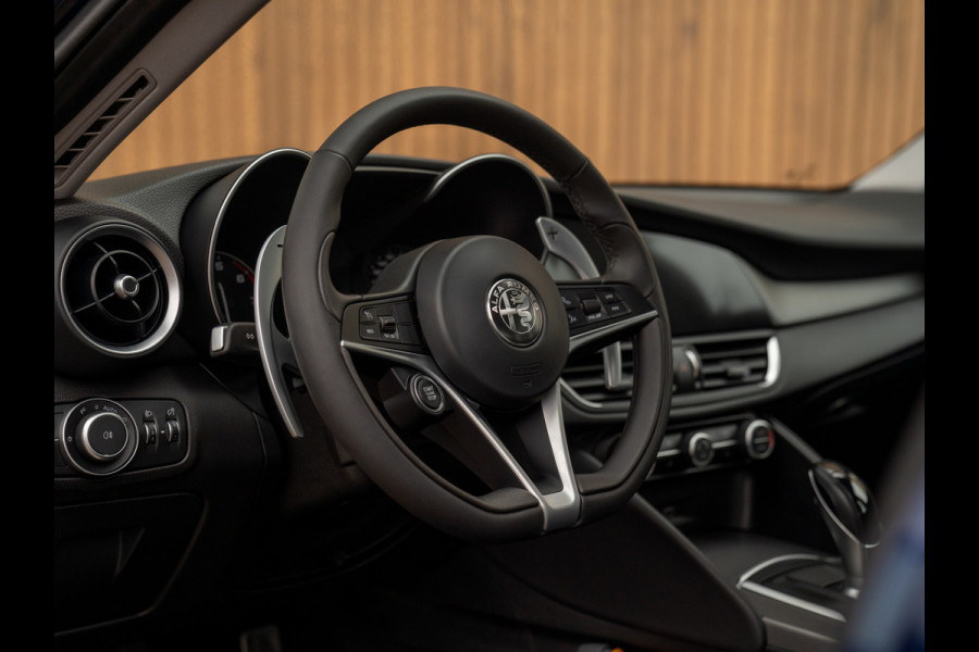 Alfa Romeo Giulia 2.0T Super | Veloce stoelen | Harman/Kardon | Veloce bumper | CarPlay