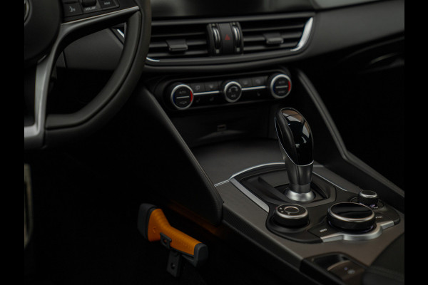 Alfa Romeo Giulia 2.0T Super | Veloce stoelen | Harman/Kardon | Veloce bumper | CarPlay