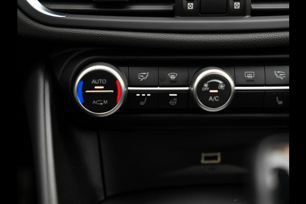 Alfa Romeo Giulia 2.0T Super | Veloce stoelen | Harman/Kardon | Veloce bumper | CarPlay