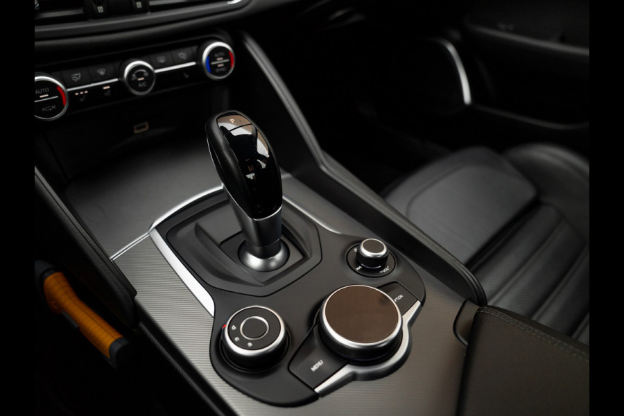Alfa Romeo Giulia 2.0T Super | Veloce stoelen | Harman/Kardon | Veloce bumper | CarPlay