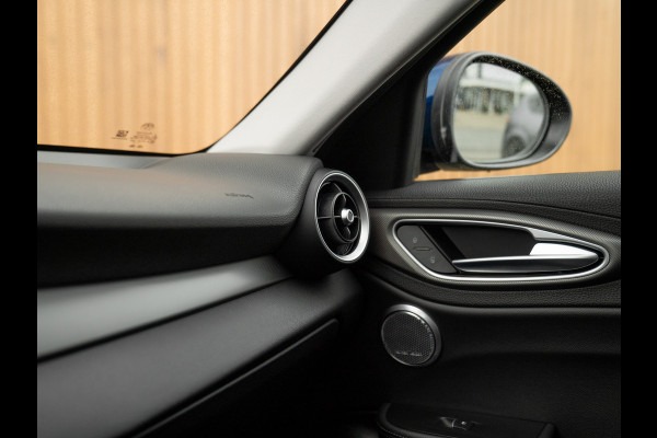Alfa Romeo Giulia 2.0T Super | Veloce stoelen | Harman/Kardon | Veloce bumper | CarPlay