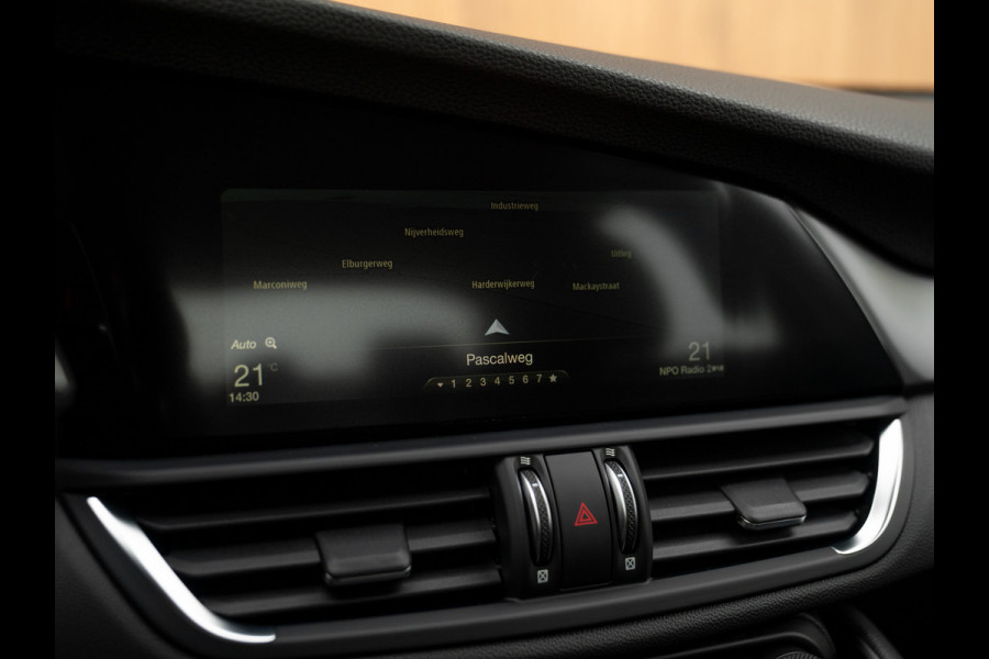 Alfa Romeo Giulia 2.0T Super | Veloce stoelen | Harman/Kardon | Veloce bumper | CarPlay