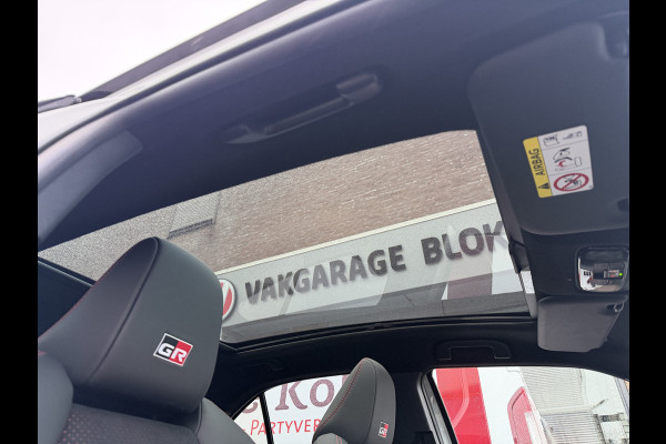 Toyota Yaris Cross 1.5 Hybrid GR Sport / Bi tone | Pano dak | JBL | Elektrische achterklep | Rijklaar!!!