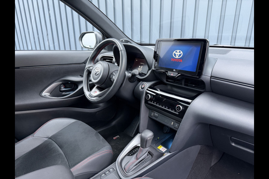 Toyota Yaris Cross 1.5 Hybrid GR Sport / Bi tone | Pano dak | JBL | Elektrische achterklep | Rijklaar!!!