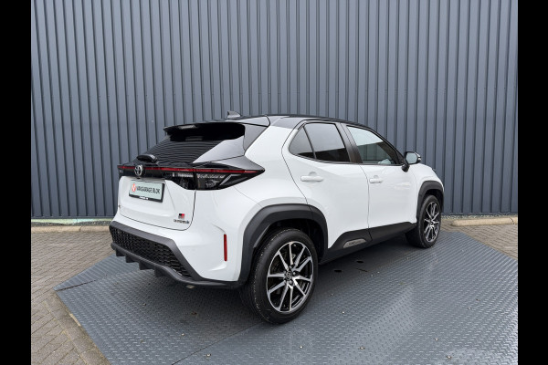 Toyota Yaris Cross 1.5 Hybrid GR Sport / Bi tone | Pano dak | JBL | Elektrische achterklep | Rijklaar!!!