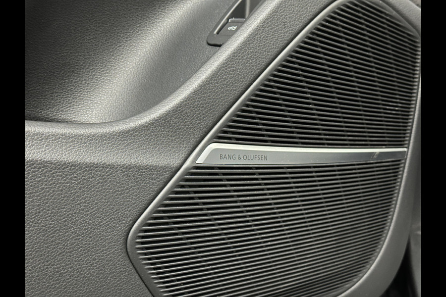 Audi Q8 SQ8 4.0 V8 | RS-Stoelen | Panorama | Massage | Ventilatie | 23'' | B&O Sound | Trekhaak | Bovag Garantie | Carbon | Luchtvering | Black-Optic | Nw.Pr, 220733,=  | Memory | Leder | Matrix-LED | Carplay | 57800,= ex bpm en btw export | BTW Auto 81300,= ex btw.