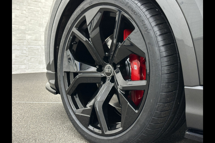 Audi Q8 SQ8 4.0 V8 | RS-Stoelen | Panorama | Massage | Ventilatie | 23'' | B&O Sound | Trekhaak | Bovag Garantie | Carbon | Luchtvering | Black-Optic | Nw.Pr, 220733,=  | Memory | Leder | Matrix-LED | Carplay | 57800,= ex bpm en btw export | BTW Auto 81300,= ex btw.