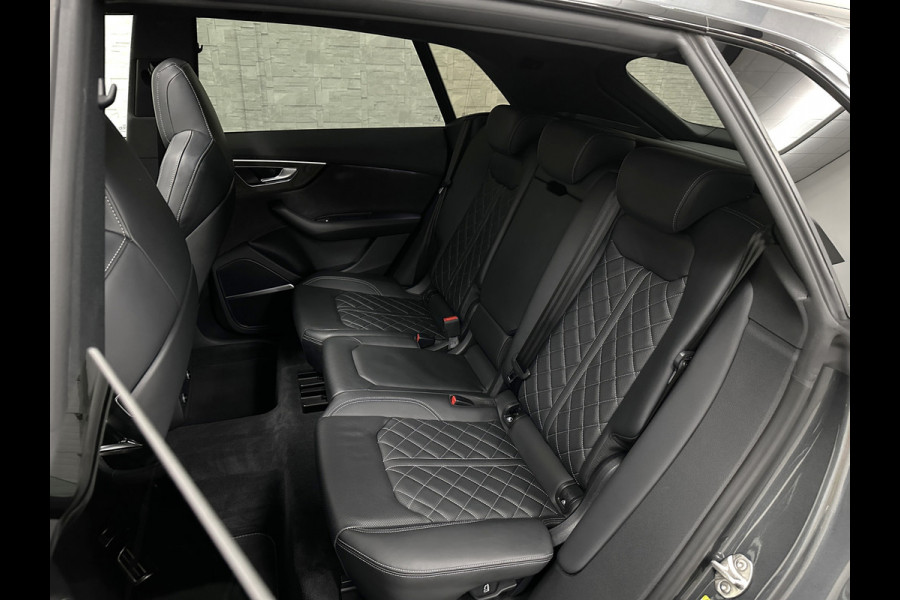 Audi Q8 SQ8 4.0 V8 | RS-Stoelen | Panorama | Massage | Ventilatie | 23'' | B&O Sound | Trekhaak | Bovag Garantie | Carbon | Luchtvering | Black-Optic | Nw.Pr, 220733,=  | Memory | Leder | Matrix-LED | Carplay | 57800,= ex bpm en btw export | BTW Auto 81300,= ex btw.