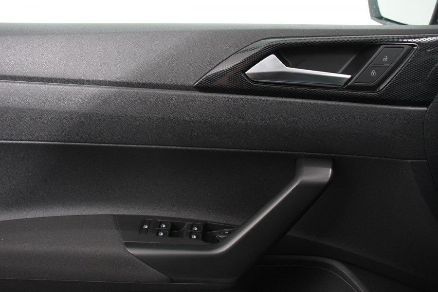 Volkswagen Polo 1.0 TSI Life Navigatie Climate Control Adaptive Cruise Control Lane/Side Assist Camera Licht + Zichtpakket Stoelverwarming Apple Carplay /Android Auto