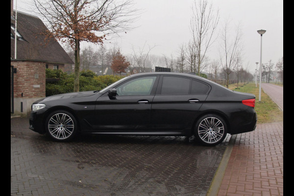 BMW 5 Serie 530i High Executive | M-Pakket | Camera | Sfeerverlichting | Automaat | NL-Auto |