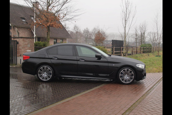 BMW 5 Serie 530i High Executive | M-Pakket | Camera | Sfeerverlichting | Automaat | NL-Auto |