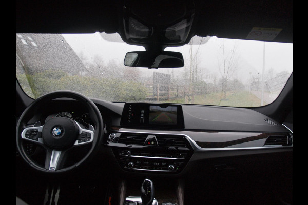 BMW 5 Serie 530i High Executive | M-Pakket | Camera | Sfeerverlichting | Automaat | NL-Auto |