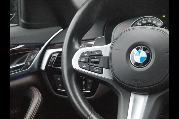 BMW 5 Serie 530i High Executive | M-Pakket | Camera | Sfeerverlichting | Automaat | NL-Auto |