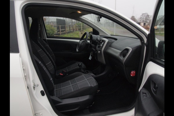 Peugeot 108 1.0 e-VTi Active | Airco | Bluetooth | 5-deurs | NL-Auto |