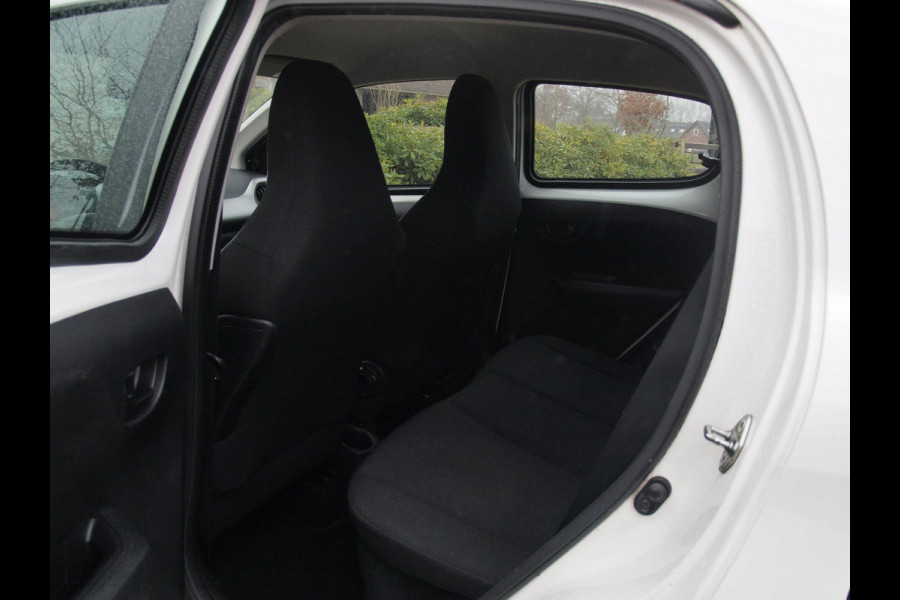 Peugeot 108 1.0 e-VTi Active | Airco | Bluetooth | 5-deurs | NL-Auto |