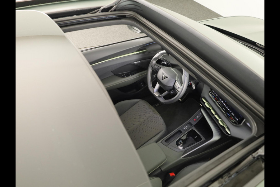 CUPRA Terramar 1.5 TSI e-Hybrid VZ Tribe Edition 272PK | Matte Lak | 20 Inch | Trekhaak | Matrix Koplampen | Panoramadak | 20 Inch | 360 Camera |