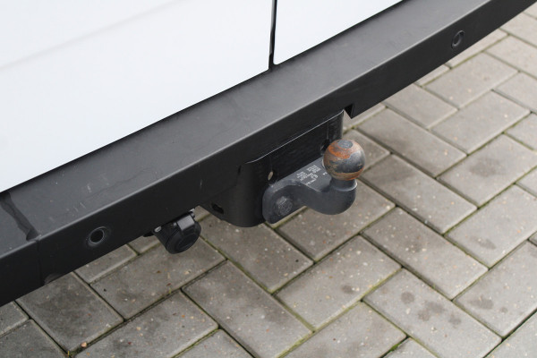 Renault Master T35 2.0 dCi 130 L2H2 Advance 130pk - Camera - Blindspot - Voorruit verwarming - Trekhaak - Carplay - Cruise - LED - Rijklaar