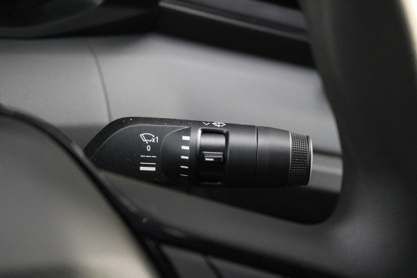 Renault Master T35 2.0 dCi 130 L2H2 Advance 130pk - Camera - Blindspot - Voorruit verwarming - Trekhaak - Carplay - Cruise - LED - Rijklaar