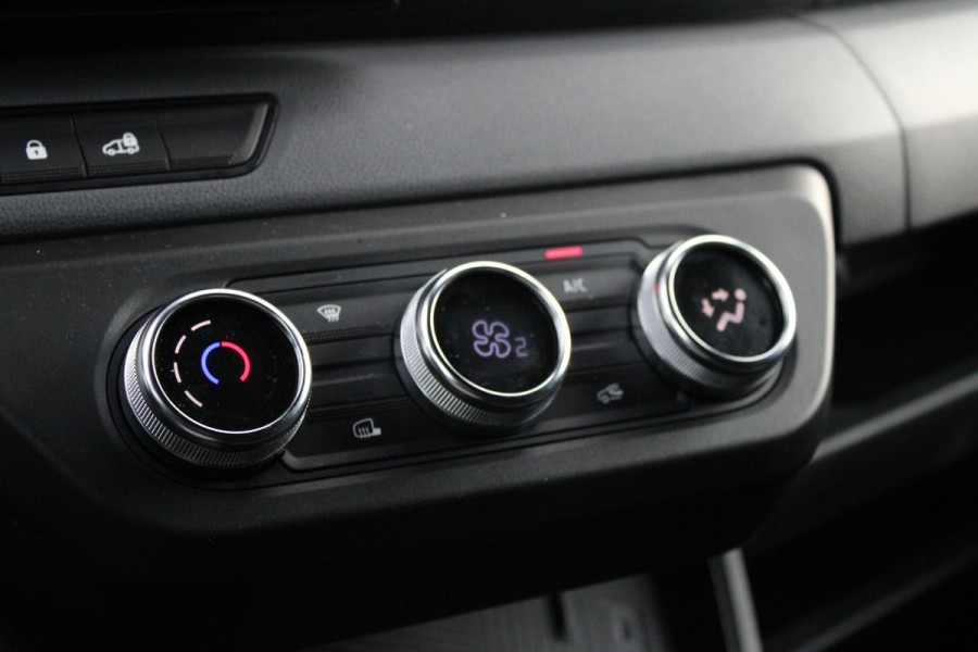 Renault Master T35 2.0 dCi 130 L2H2 Advance 130pk - Camera - Blindspot - Voorruit verwarming - Trekhaak - Carplay - Cruise - LED - Rijklaar