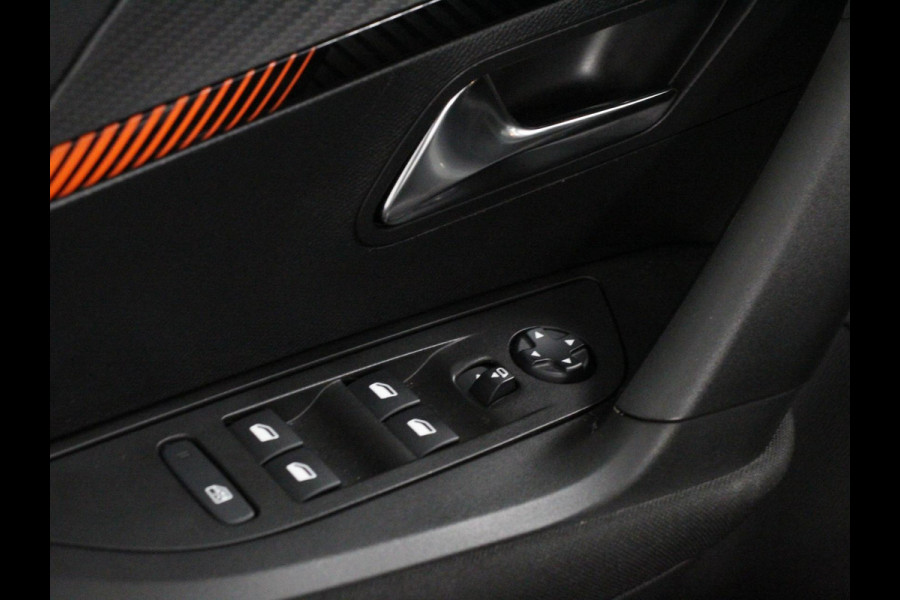 Peugeot 2008 1.2 PureTech 130pk Automaat Active Pack | Trekhaak | Climate Control | Navigatie | Cruise Control |Full LED | PDC Achter