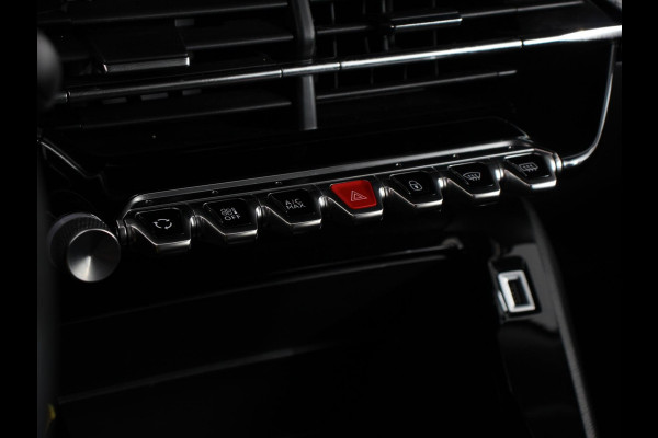 Peugeot 2008 1.2 PureTech 130pk Automaat Active Pack | Trekhaak | Climate Control | Navigatie | Cruise Control |Full LED | PDC Achter