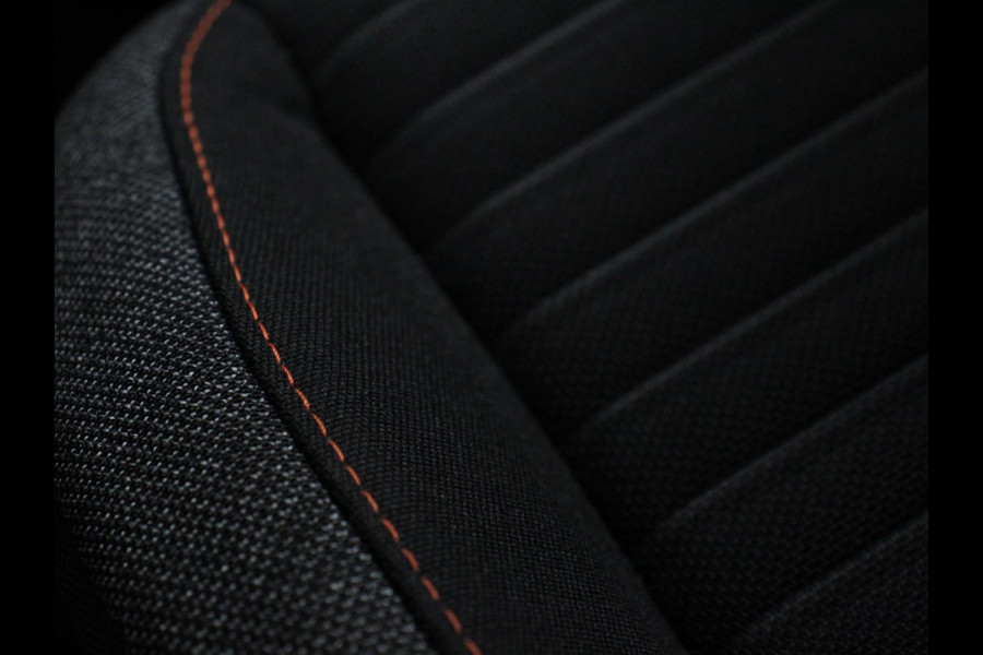 Peugeot 2008 1.2 PureTech 130pk Automaat Active Pack | Trekhaak | Climate Control | Navigatie | Cruise Control |Full LED | PDC Achter