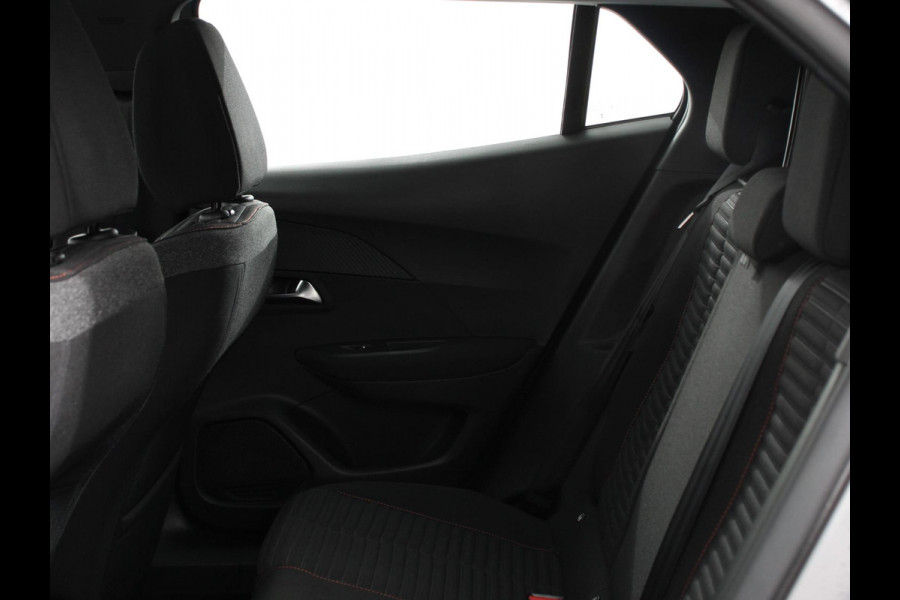 Peugeot 2008 1.2 PureTech 130pk Automaat Active Pack | Trekhaak | Climate Control | Navigatie | Cruise Control |Full LED | PDC Achter