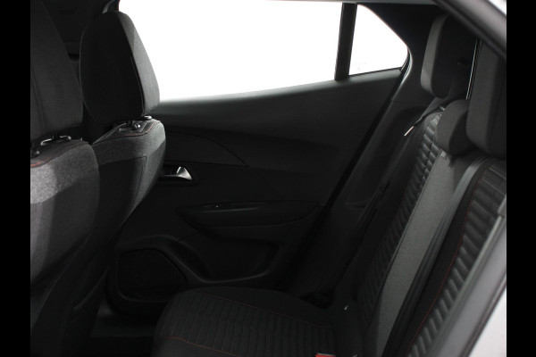 Peugeot 2008 1.2 PureTech 130pk Automaat Active Pack | Trekhaak | Climate Control | Navigatie | Cruise Control |Full LED | PDC Achter